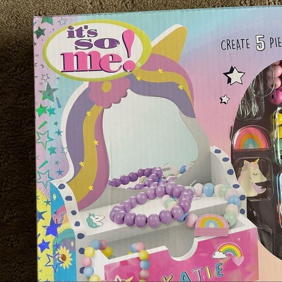 It’s So Me! Unicorn Jewelry Box Kit & Make Your Own Jewelry Age 6+ - Picture 2 of 10